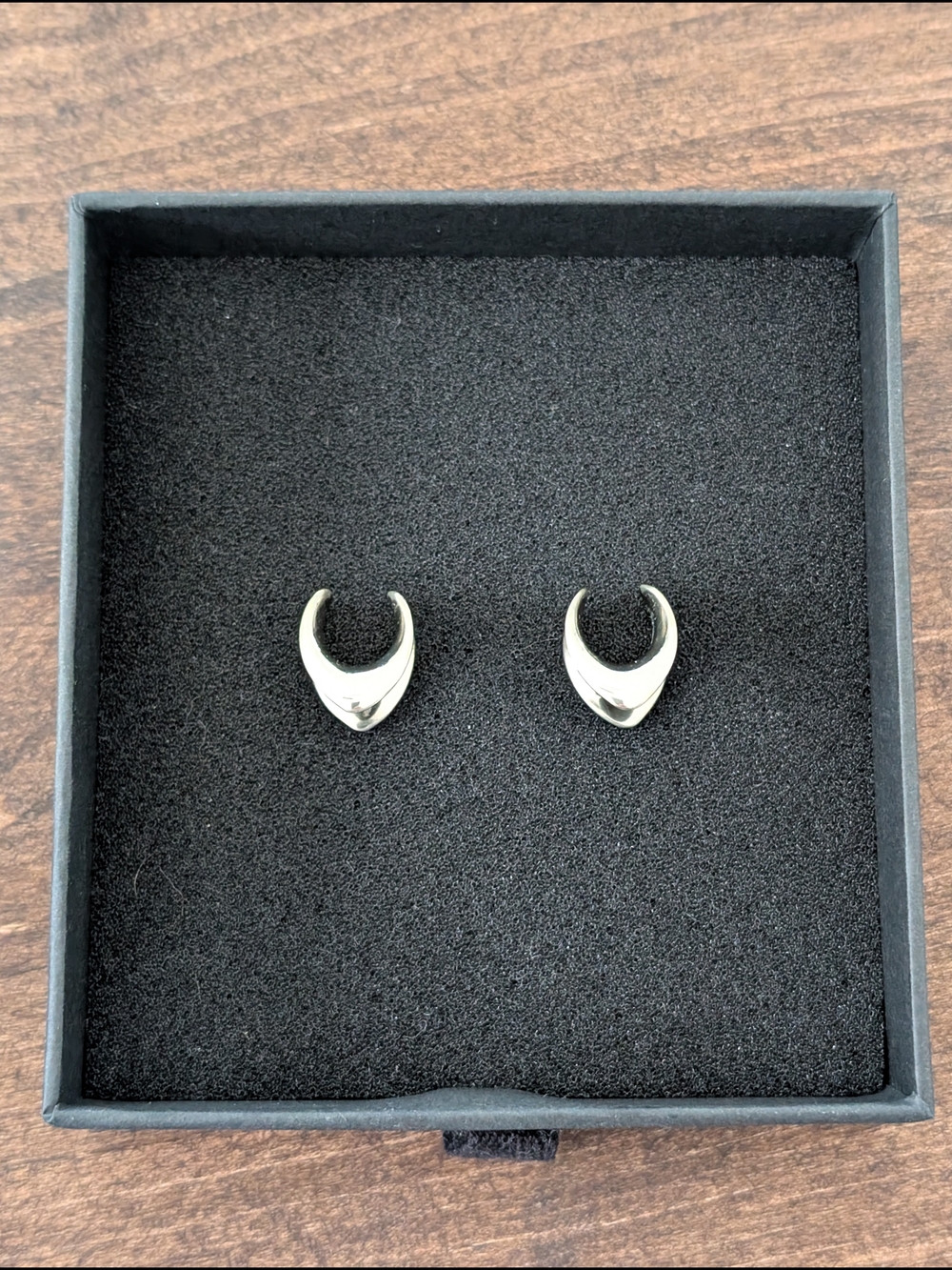 Volta Saddle Hangers - Ear plug 00G | Ask & Embla